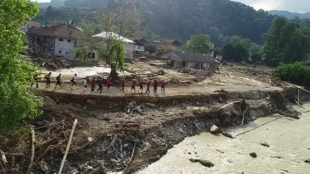 Düzce'de selde kaybolan 6 kişinin aranmasına yeniden başlandı
