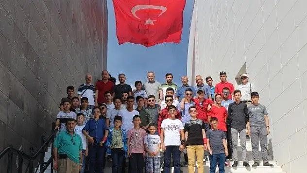 Hafız adayları Çanakkale gezisiyle ödüllendirildi