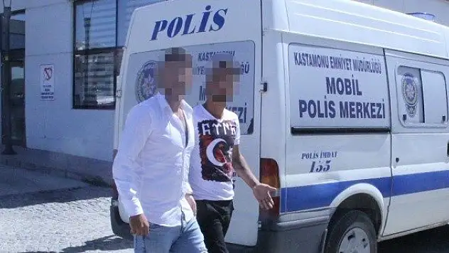 Hırsızlar, çaldıkları otomobille gezerken yakalandı