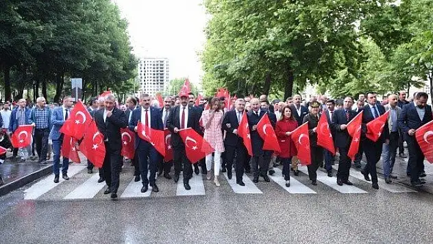 Kastamonulular demokrasi ve milli birlik için yürüdü