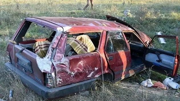 Kabir ziyaretinden dönen aile kaza yaptı: 6 yaralı