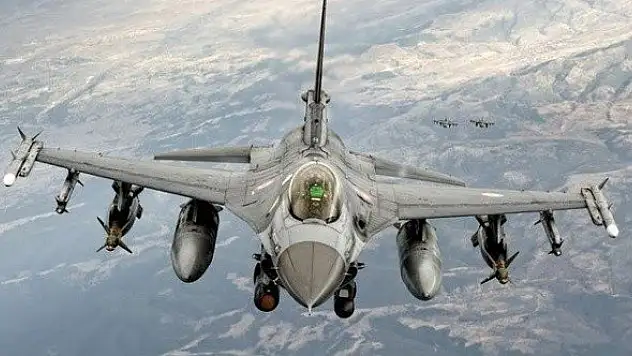 Pençe-3'le PKK'ya ait hedefler vuruluyor