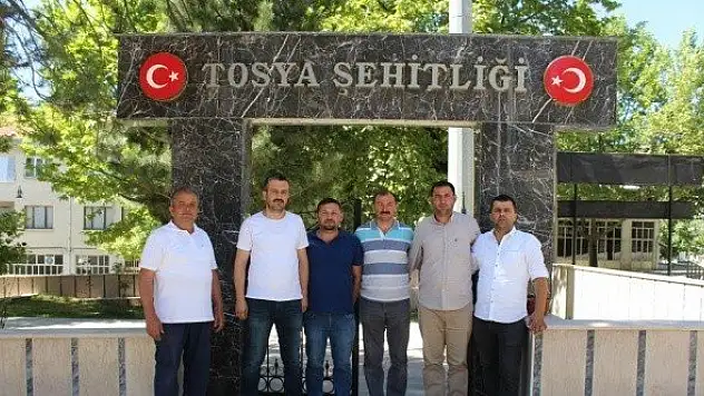 Şehidin silah arkadaşlarından 18 yıldır süren bayram ziyareti