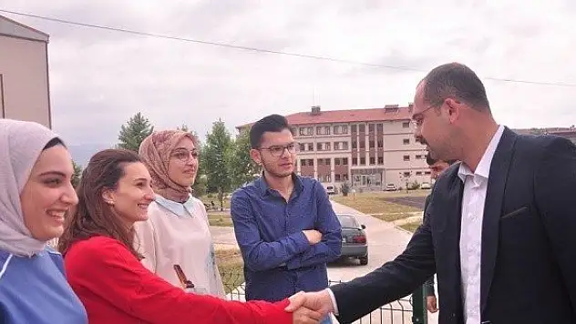 Tosya Belediye Başkanı Volkan Kavaklıgil, öğrencilerle bir araya geldi