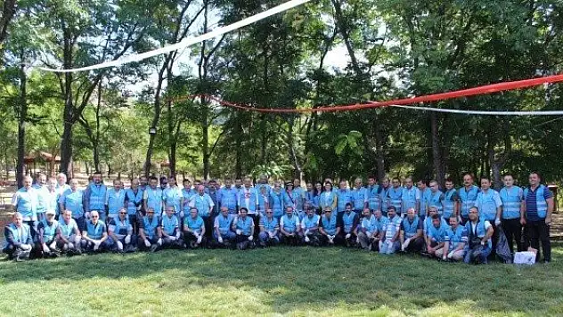 Başkan Kavaklıgil, personeliyle birlikte temizlik yaptı