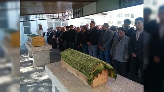 Trafik kazasında ölen minik Yusuf ve amcası son yolculuğuna uğurlandı