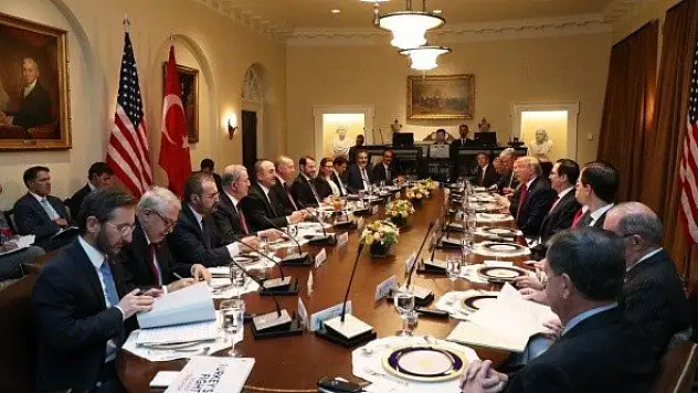 Heyetler arası görüşmede dikkat çeken detay