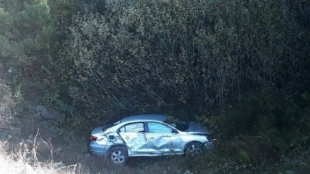 Virajı alamayan otomobil şarampole uçtu 1 yaralı