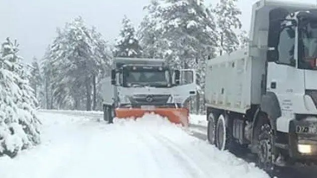 Kastamonu'da kar nedeniyle 60 köy yolu ulaşıma kapandı