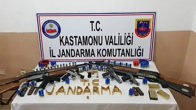 Kastamonu'da silah kaçakçılığı iddiasıyla 5 şüpheli yakalandı