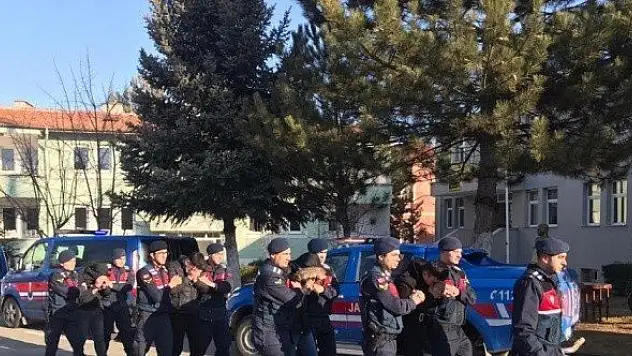 Kastamonu'da üç evi soyduğu iddia edilen şahıslardan ikisi tutuklandı