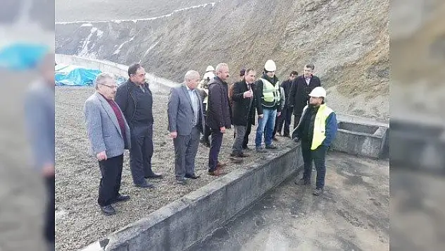 Başkan Uçar, atık sızıntısı olan maden bölgesinde inceleme yaptı