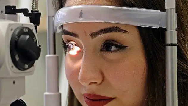 Bu tedavi yöntemiyle gözlük takmaya son