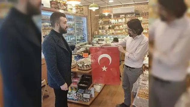 Kastamonu'da AP'de Türk bayrağını yırtan Yunan milletvekiline tepki