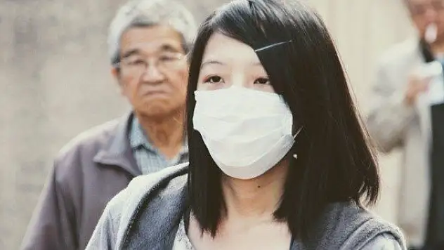 Koronavirüs'e dikkat: Kişilerle aranıza 1 metre mesafe koyun