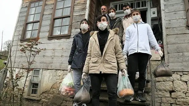 Kastamonu'da gençler yaşlılar için seferber oldu