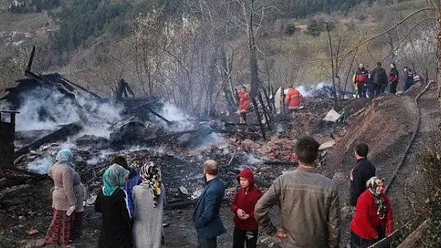 Kastamonu'daki yangında ölen kişinin cesedine ulaşıldı