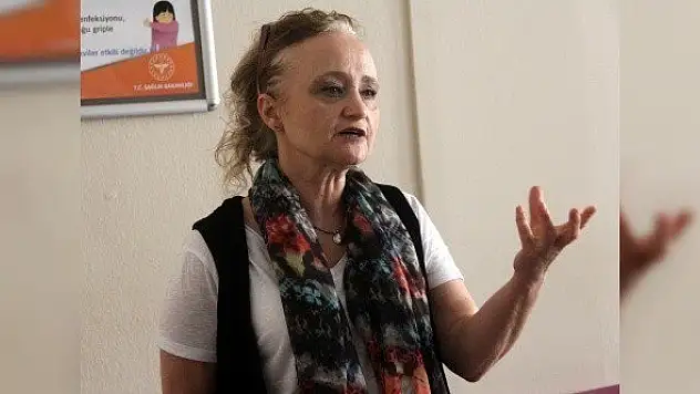 Bilim Kurulu Üyesi Taşova &quotBayramdan korkuyorum&quot