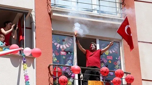 Çocukların &quot23 Nisan&quot bayramı sürprizlerle kutlandı