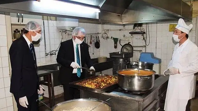 Kaymakam Pişkin, &quotYemek dağıtımı aksamayacak&quot