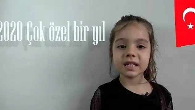 Minik Asya, 23 Nisan'ı kutlamaya böyle davet etti