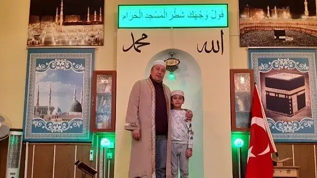 10 yaşındaki Emir sağlık çalışanları ve teyzesi için dua etti