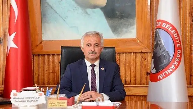 Başkan Erdoğan, kapı kapı dolaşıp maske dağıtıyor