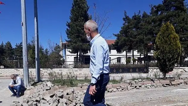 Devrekani'de zarar gören kilit parkeler onarılıyor