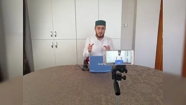 Gençler siyer kurslarını internet üzerinden takip ediyor