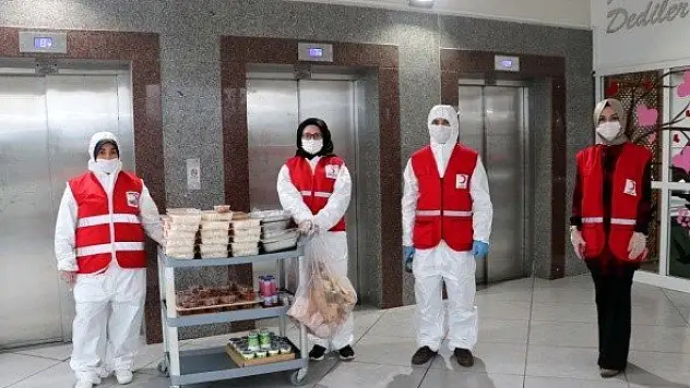 Karantina yurtlarında kalanlara &quotbeş yıldızlı&quot otel hizmeti sunuluyor