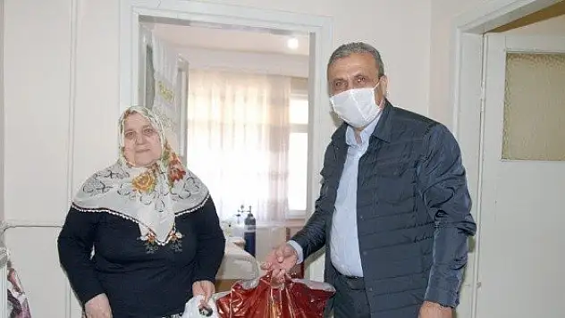 Kastamonu'da 49 yaşındaki engelli çocuğuna bakan anneye ziyaret