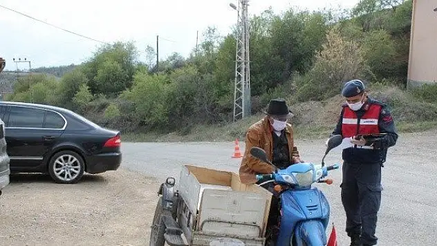 Pişkin, şehir girişinde uygulama yapan kolluk güçlerini denetledi