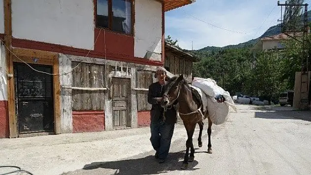 51 yıldır at sırtında çerçicilikle geçen bir ömür