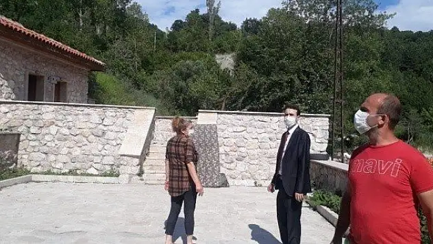 Açıkgöz, tarihi camide incelemede bulundu