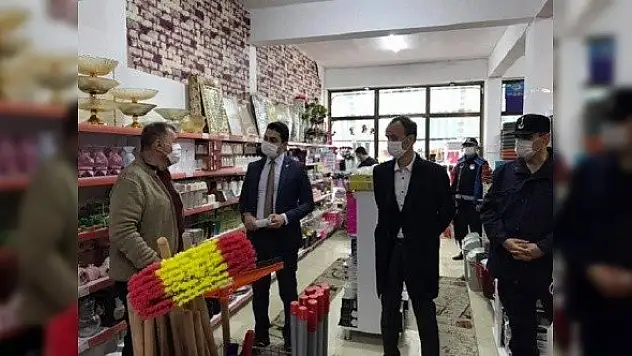 Kaymakam Seyhan, esnafları ziyaret etti