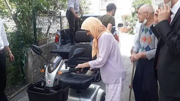 Mektupla akülü araba isteyen yaşlı çiftin talebi yerine getirildi