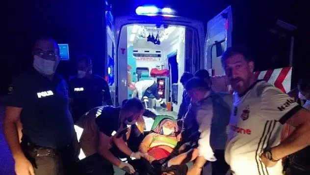 Düğün dönüşü kaza: 50 metrelik uçuruma yuvarlandı