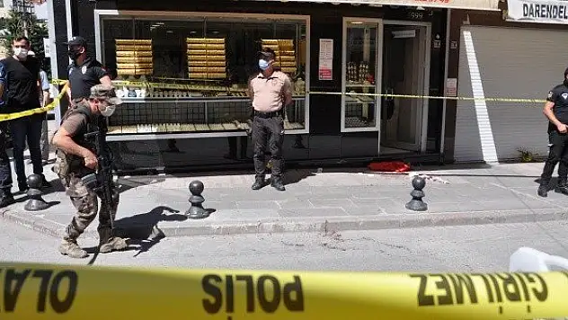 Kuyumcuda dehşet! Silahlı soyguncu kadın kuyumcuyu ağır yaraladı