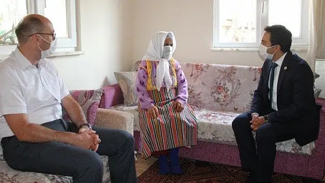 Azdavay'da yaşlıların her hizmeti evlerinde görülüyor