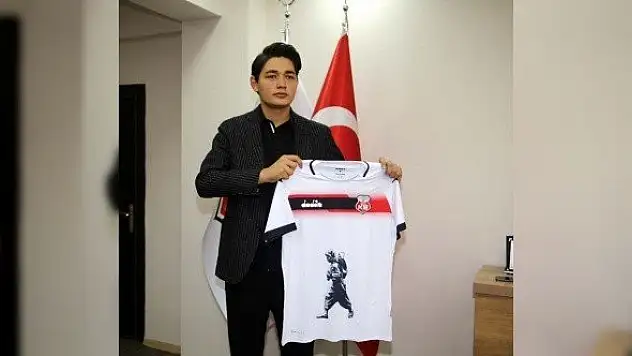 GMG Kastamonuspor'dan anlamlı forma