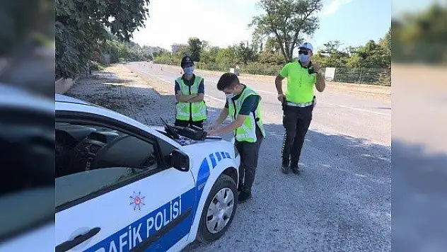 Maske takmayan 23 kişiye 20 bin 700 lira ceza kesildi