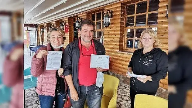 Balık tutabilmesi için eşine 'Hanımdan İzin Belgesi' çıkarttı