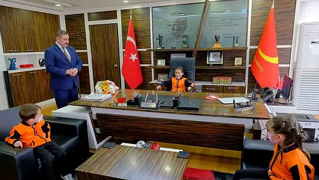 23 Nisan'da başkanlık makamı Zülal'in oldu