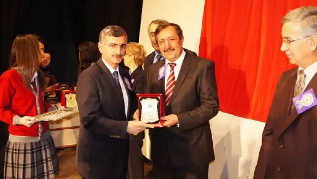 Vali Bektaş, 'Dershaneler kapatılsın'