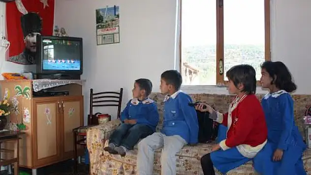 60 yıl sonra elektriğe kavuştular