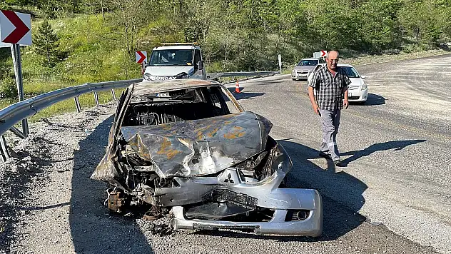 7 kişinin yaralandığı kazada otomobil yandı