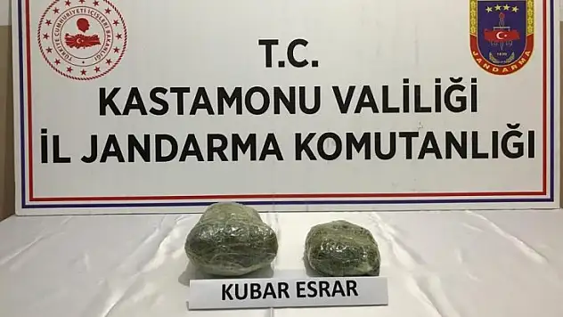 Uyuşturucu ile yakalanan 2 kişi gözaltına alındı
