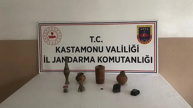 9 tarihi eserle yakalandı
