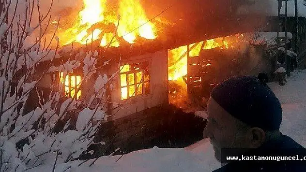 Ahşap Binalar Alev Alev Yandı