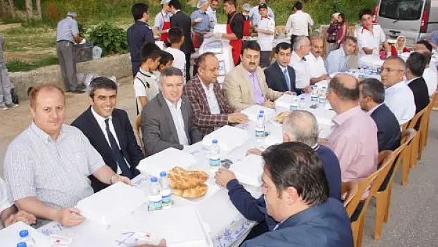 Ak Parti, İlk İftarını Suluceviz'de Verdi